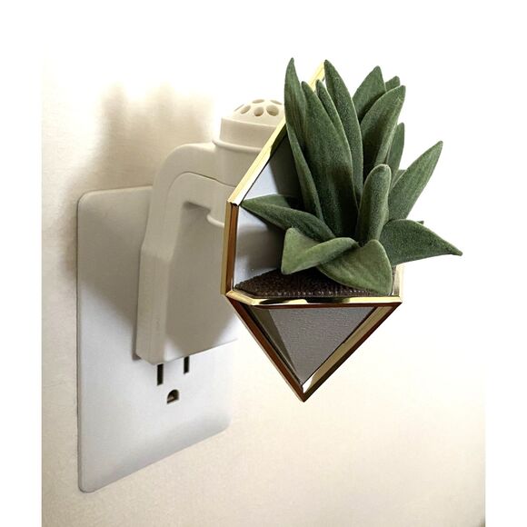 Bath & Body Works Succulent Geometric Planter Wallflowers Home Fragrance Plug In - Picture 2 of 5